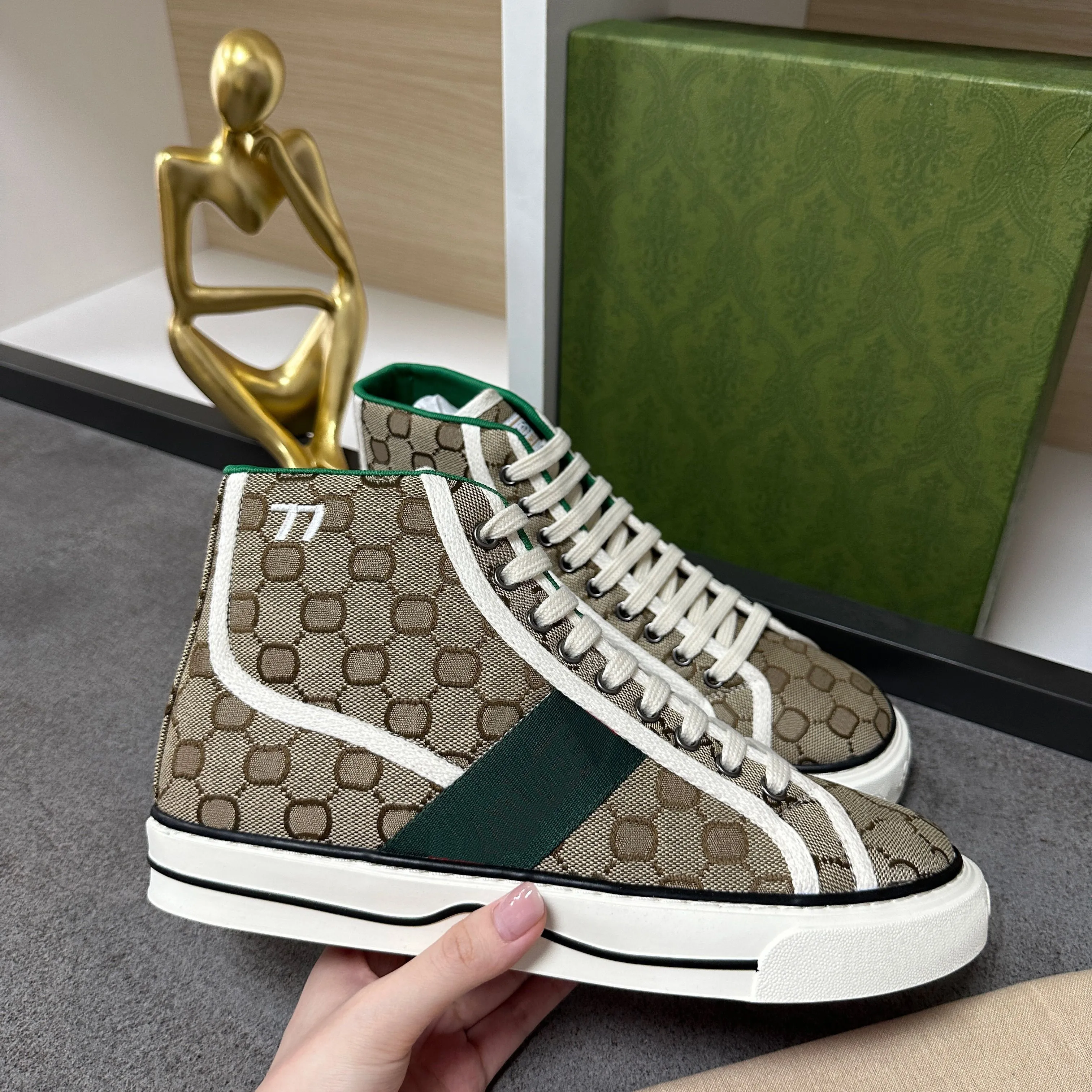 DHgate Designer Canvas Casual Shoes Luxury Green and Red Web Stripe Rubber Sole Stretch Cotton Low Top Sneakers for Men and Women Shoes Accessories