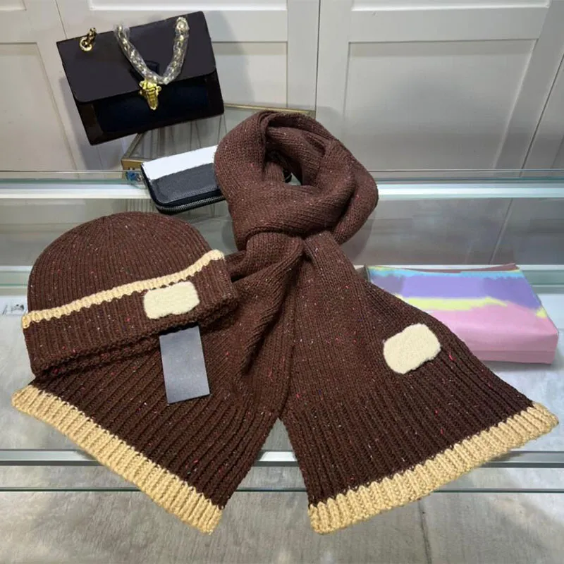 New Fashion Designer Hat Scarf Set Luxury Men's Winter Scarf Brand Checkered Scarf Cap Black Woman Beanie Neckerchief Set 4 Colors