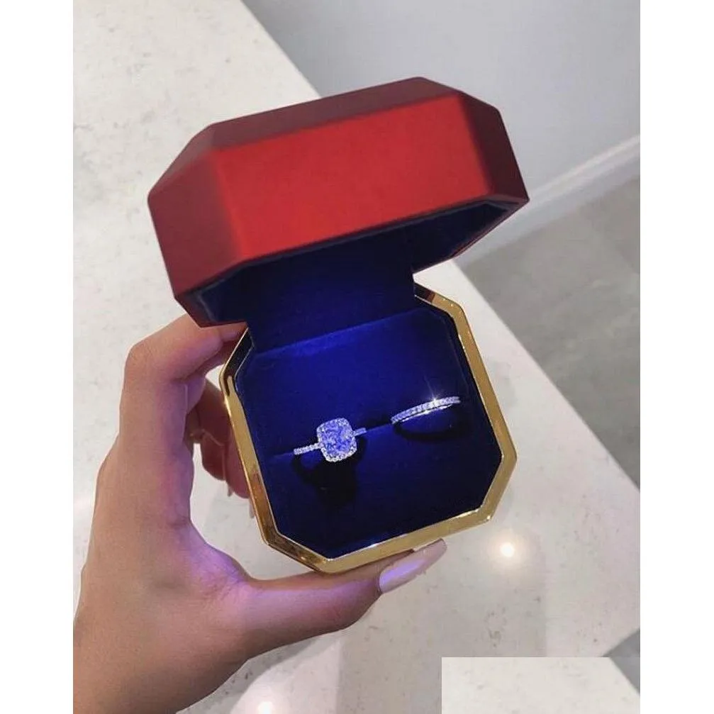 Anéis de casamento 2 pcs vender anéis de casal luxo jóias 925 esterlina sier anel almofada forma branco topázio festa mulheres casamento nupcial conjunto dr dhwsd