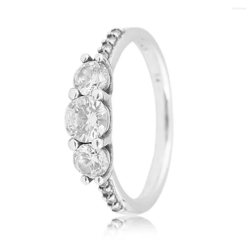 Bagues de cluster 925 Sterling Silver Clear Three Stone Bague pour femmes Bijoux de mariage Cadeau classique