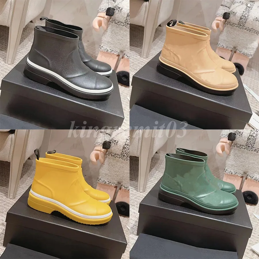 Women Boots Designer Rain Boots Black Rubber Boot PVC PVC مقاومة للماء المظهر المظهر الأخضر منصة أبيض