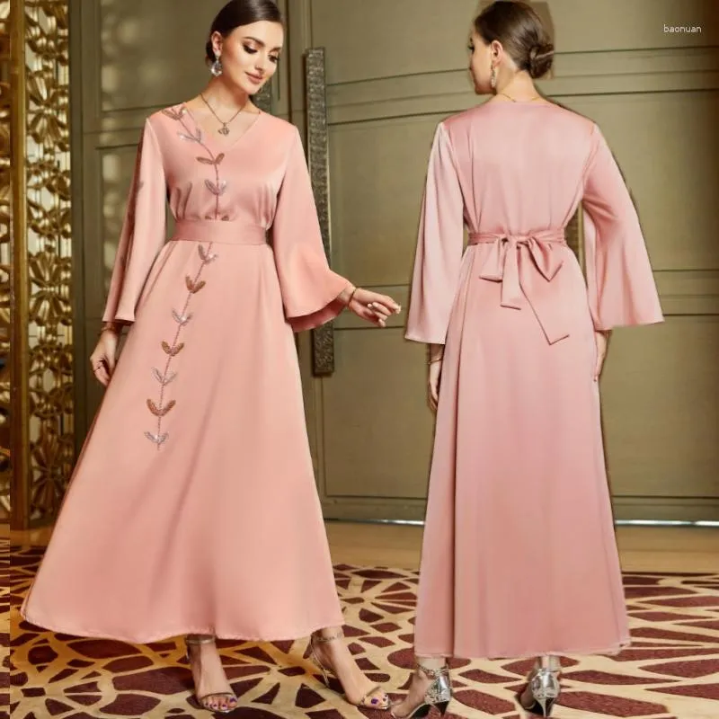 Etniska kläder Ramadan Dubai Luxury Pärlade långa klänningar Elegant rosa kvällsfestklänning Muslimska kvinnor Abaya Robe klänning