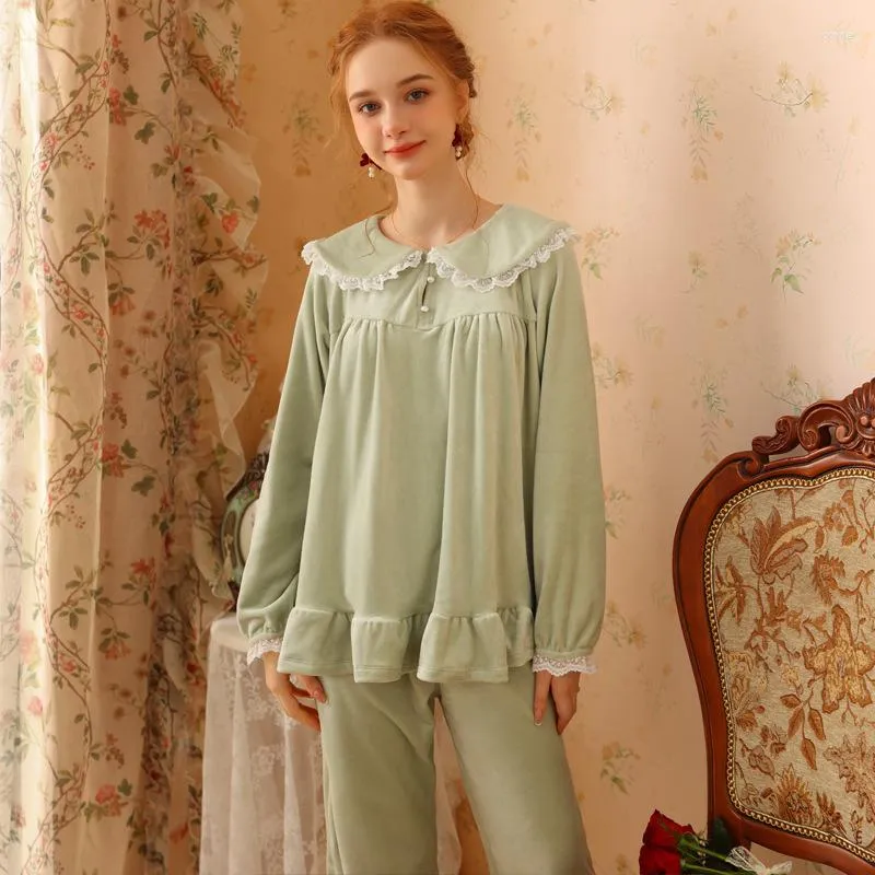 Women's Sleepwear Sweet Lace Flannel Pajamas Princess Nightwear Autumn Winter Velvet Loungewear Women Velour Tops Pants Two Piece Sets