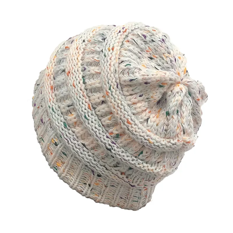 CC品質ニットMessy Bun帽子ビーニー カラー: ベージュ