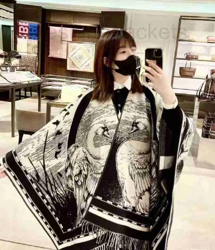 Women's Cape Designer Swan Double sided Cashmere Cloak High grade Feeling Shawl for Autumn and Winter Warmth Thickening Two Use Plaid Scarf Women IX0V