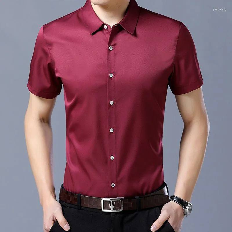 Chemises habillées pour hommes Mode Bouton de revers Couleur unie Vêtements assortis avec tout 2023 Été Surdimensionné Hauts décontractés Chemise ample à manches courtes