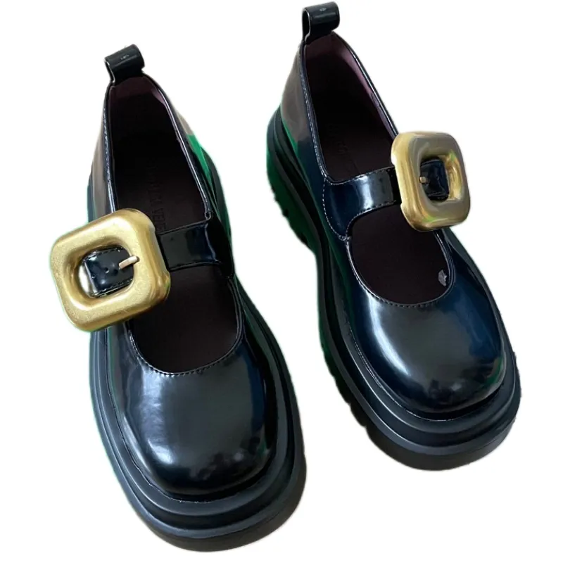 Sandali scarpe con plateau di lusso da donna scarpe firmate in vera pelle décolleté con fibbia in metallo scarpe da esterno in tinta unita scarpe da esterno in vernice con punta tonda lettera