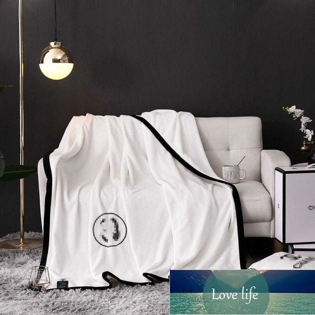 Boutique Foreign Trade Blanket Gift Big Brand Classic Style Cover Blankets Office Air Conditioning Blanket