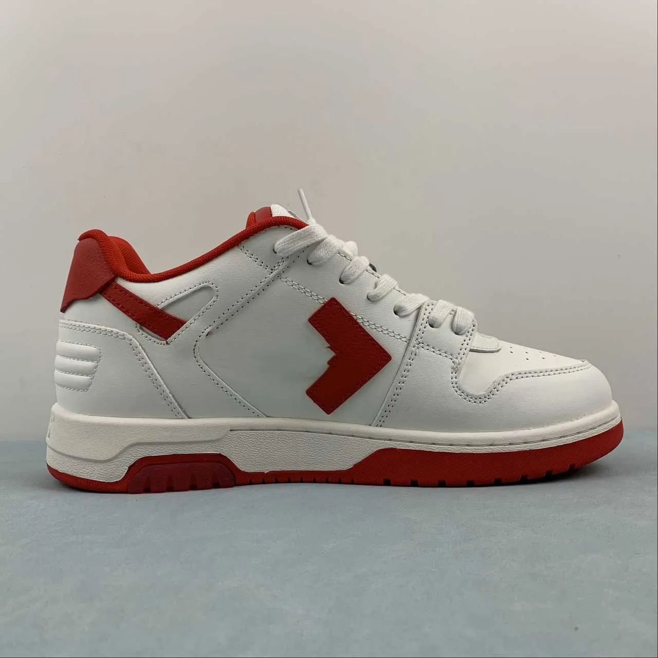 DHgate.com:White Red Arrow Sb Dnks Low Designer Sports Shoes