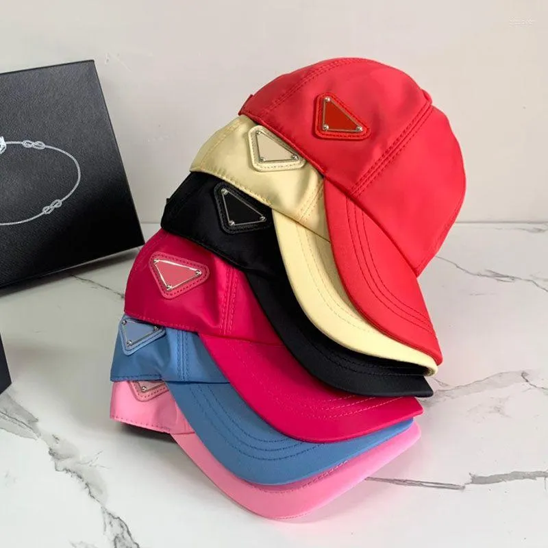 Дизайнерские бейсболки Мужчины Женщины Нейлоновая шляпа Мужская бейсболка Fasion Fit Hats Side Triangle Gift 2105284SX Аксессуары для одежды
