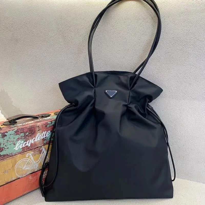 Sacos de noite estilo formal grande capacidade pano para mulheres bolsas de designer de luxo bolsas 2023 em nylon lantejoulas decoração ombro