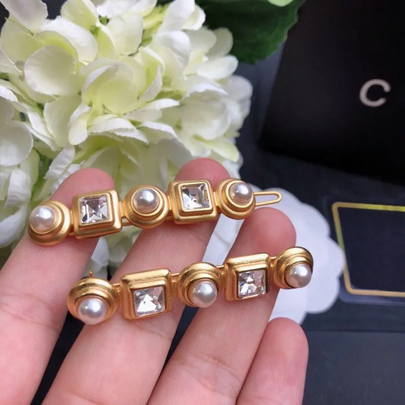 Designer Crystal Brasses Brooches Retro Gift Gold Pins Women Fashion Pearl Broche Clothes Suit Brooch Beads Female_voghion.com