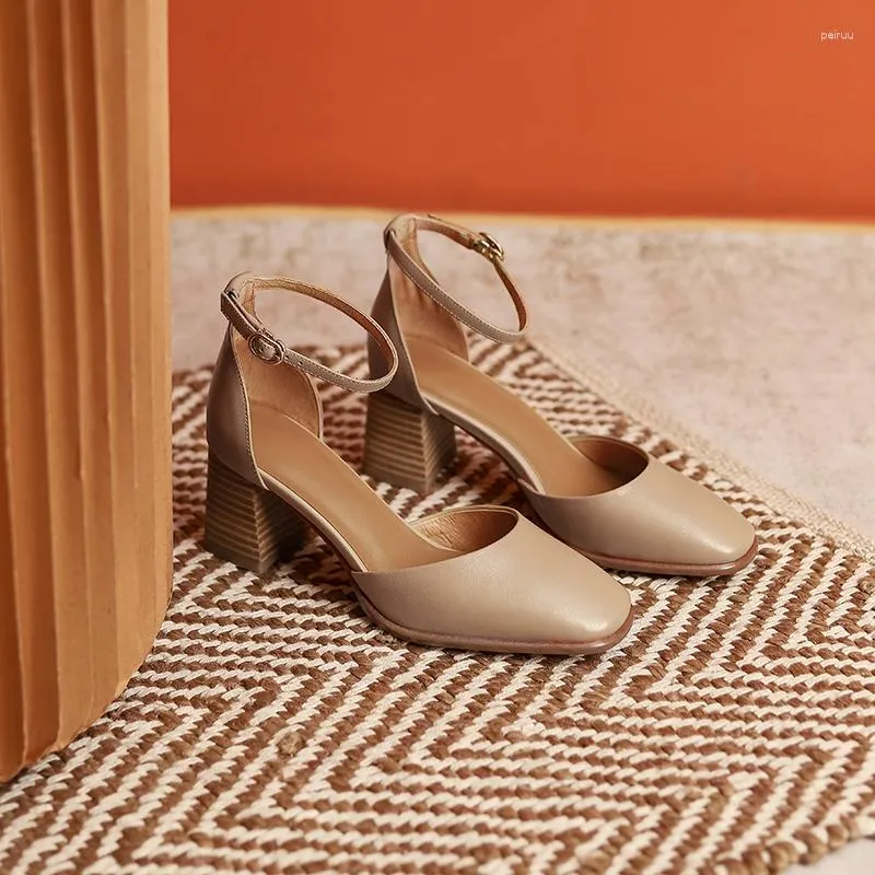 Chaussures femme bout carré top