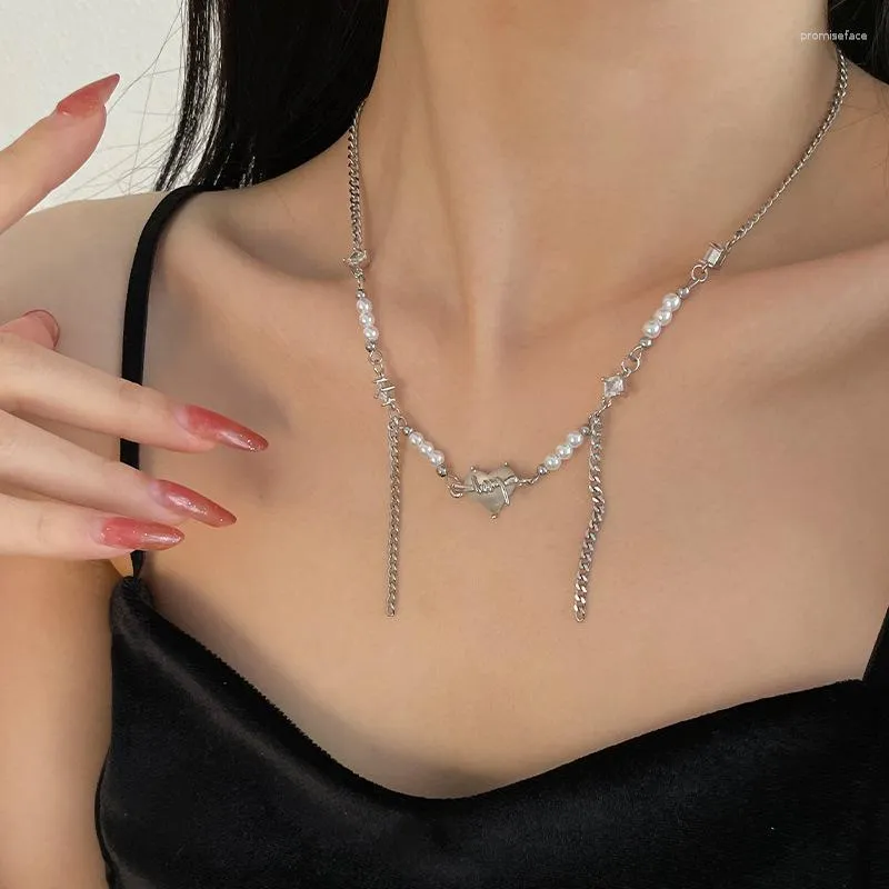 Chaînes Sweet Cool Style Thorn Heart Chain Tassel Splice Collier de perles pour femmes Hiphop Trendy Tempérament Charme Claviculaire Cadeaux