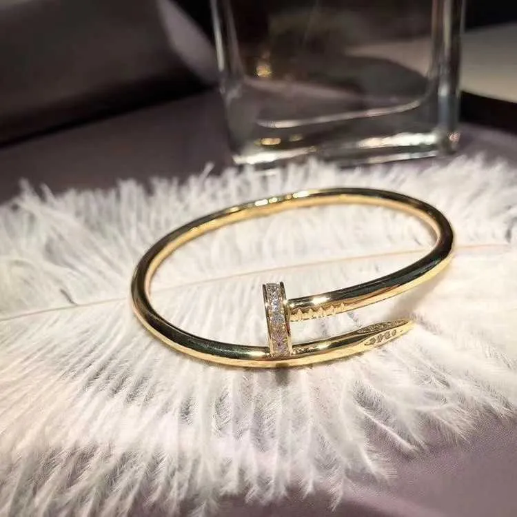 Bracciale per unghie di design per donna Uomo Bracciale Bracciale in acciaio inossidabile dorato Braccialetti Chiodi aperti nelle mani Regali di Natale Accessori per ragazze Gioielli all'ingrosso 2024