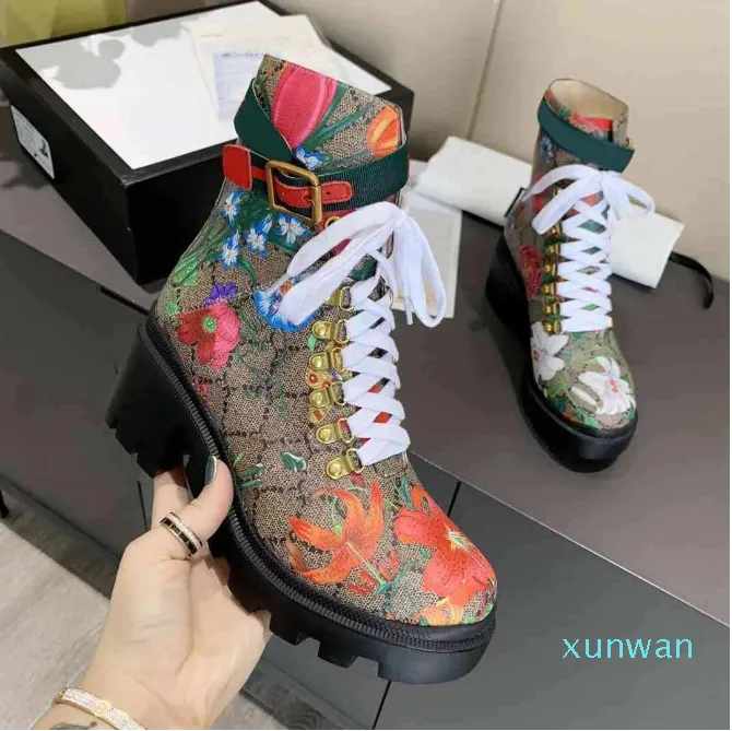 Toppdesigner Luxury Woman Ankle Boots Box Shoes Fashion Ladies Sylvie Series Ribbon Decorated Leathers Kvinnor broderat läderband