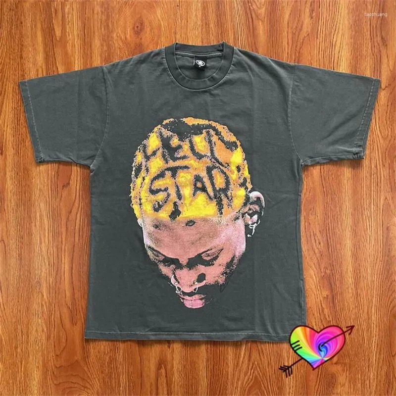 Camisetas para hombre con gráfico amarillo Hellstar Rodman Tee Hombres Mujeres Camiseta con estampado desgastado Hip Hop Gris Manga corta Tops con cuello redondo