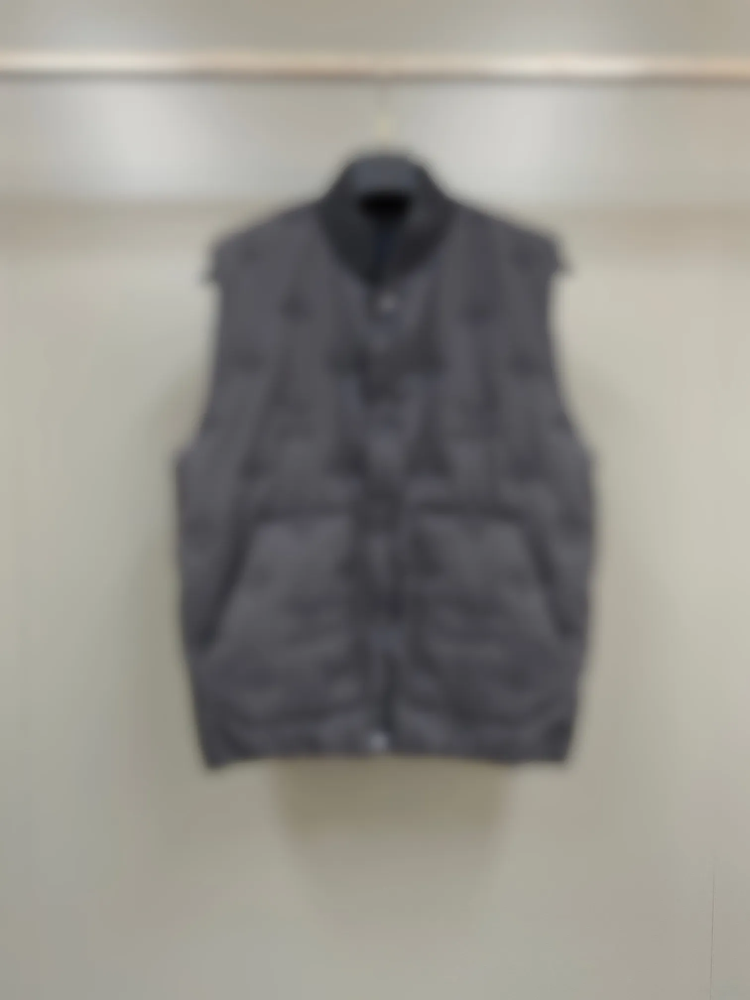 23FW Autunno e inverno Italia Parigi Mens Designer Gilet Caldo uomo donna Moda Cappotti Piumino Outwear l0902.