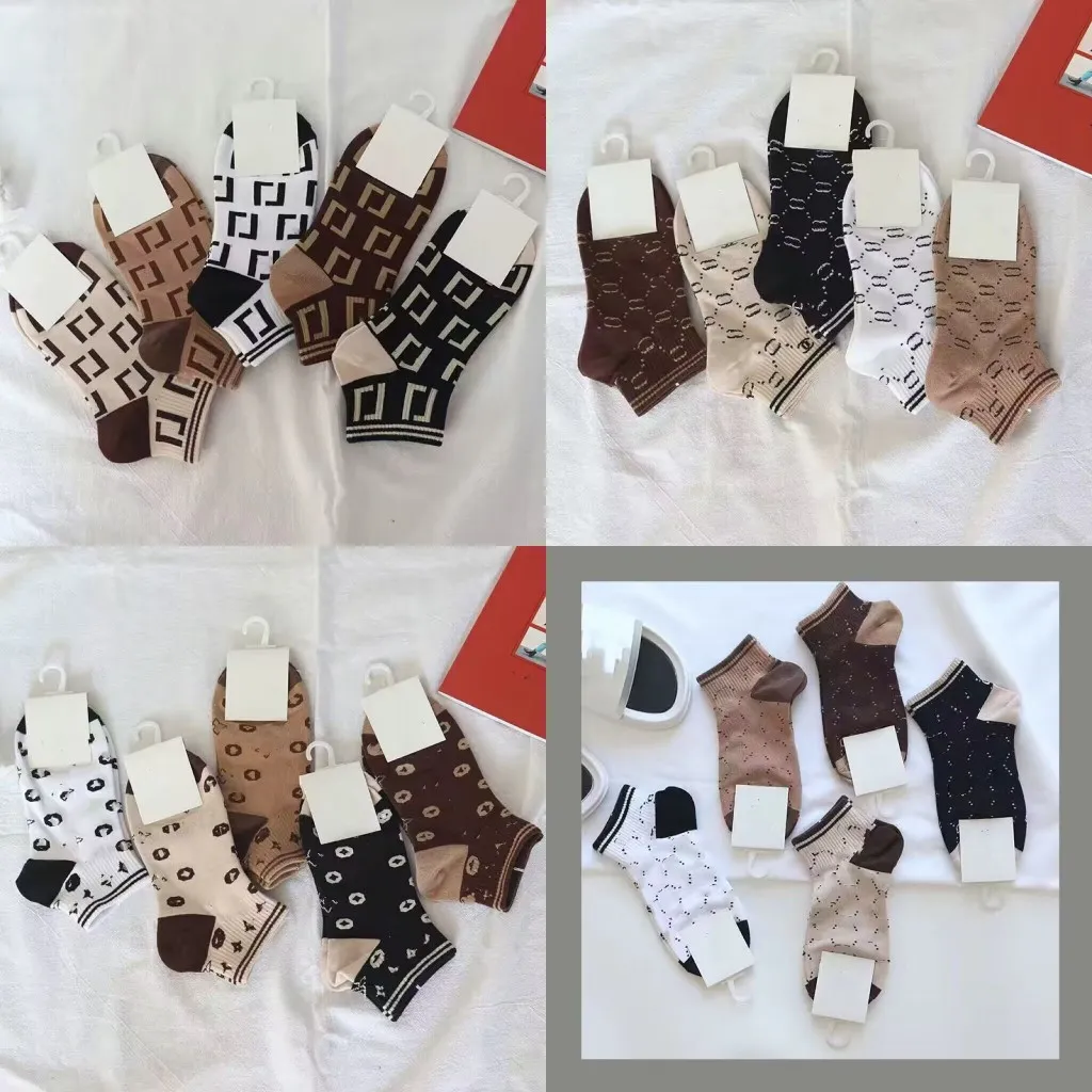 Women Socks Short Sport TubeSocks Designer Sock Cotton Letters Socks Personlighet Kvinna Design Fashion Football Style Mixed Color