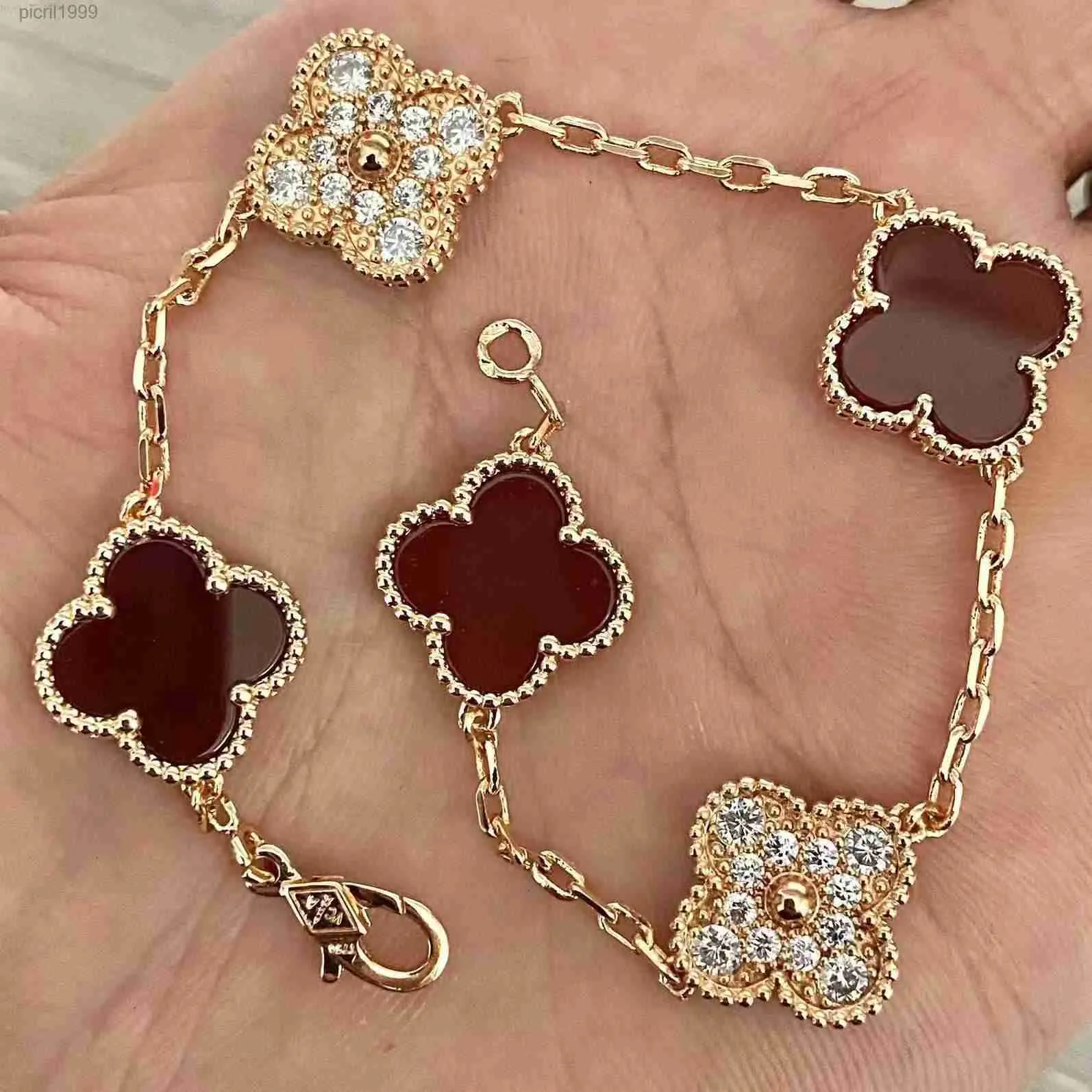 Bracciale di design trifoglio trifogli di lusso perla 4 foglie oro 18 carati laser braccialetto braccialetti con ciondoli collana orecchino