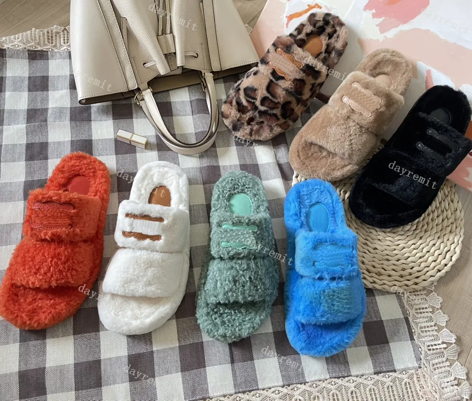 Designer-Hausschuhe FUR SLIDES TRIOMPHE Woll-Leder-Hausschuhe mit offener Zehenpartie, flauschige, pelzige Damen-Sandalen, flache Sandalen, Leder-Pantoletten, Riemen-Rutschen, klassisch