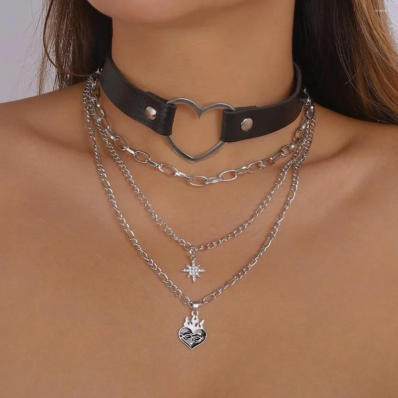 Girocollo Collana cuore nero Gioielli gotici Rivetti Girocolli borchiati Costume da strega per donne Accessori Emo Goth