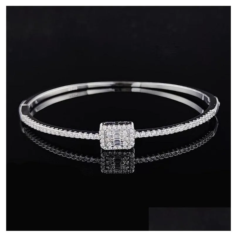 Bangle Ins Top Venda Square Bangle Luxo Jóias 925 Sterling Sier Princesa Corte Branco Topázio Cz Diamante Gemstones Festa Mulheres Casamento B Dhbug