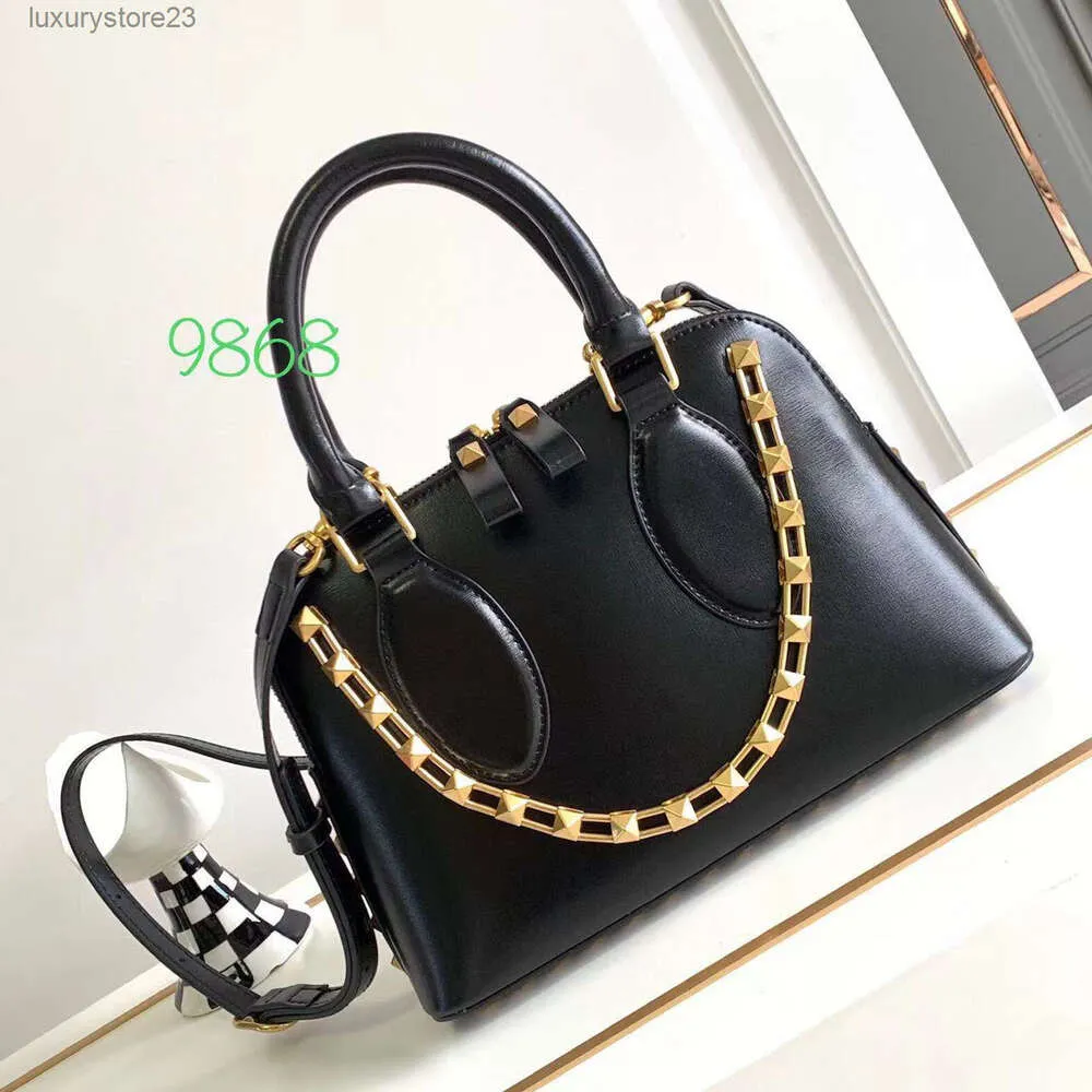 Valenteno Lady New Chain Little Womens Vbuckle الكتف Vlogo Bag Lady Miniloco Cowhide Handheld Classic Leather One Straddle Fashion Metal Presh RB6V