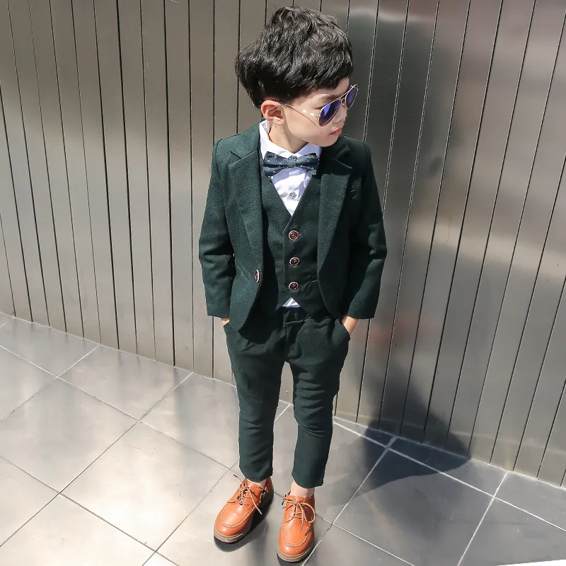 Trajes Ninos Verde Oscuro Traje De Fiesta De Boda Formal Ninos Blazer Chaleco Pantalones Corbata Esmoquin Ninos Rendimiento Pografia Vestido Traje 230906 De 18 87 DHgate