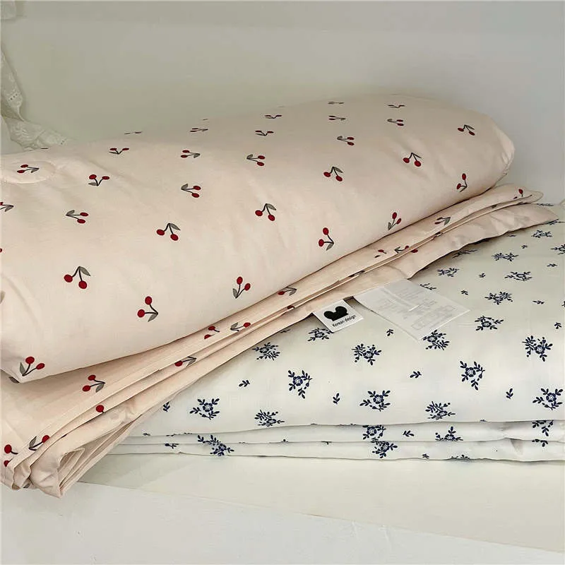 Одеяла из хлопка, летнее одеяло для взрослых и детей, одеяло из соевого волокна, милое мультяшное бежевое постельное белье с вишней, 120 см * 150 см 230906