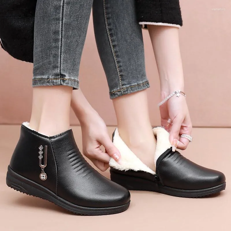 Boots Women Leaather Winter Vintage Round Head anti slip Light Platfor