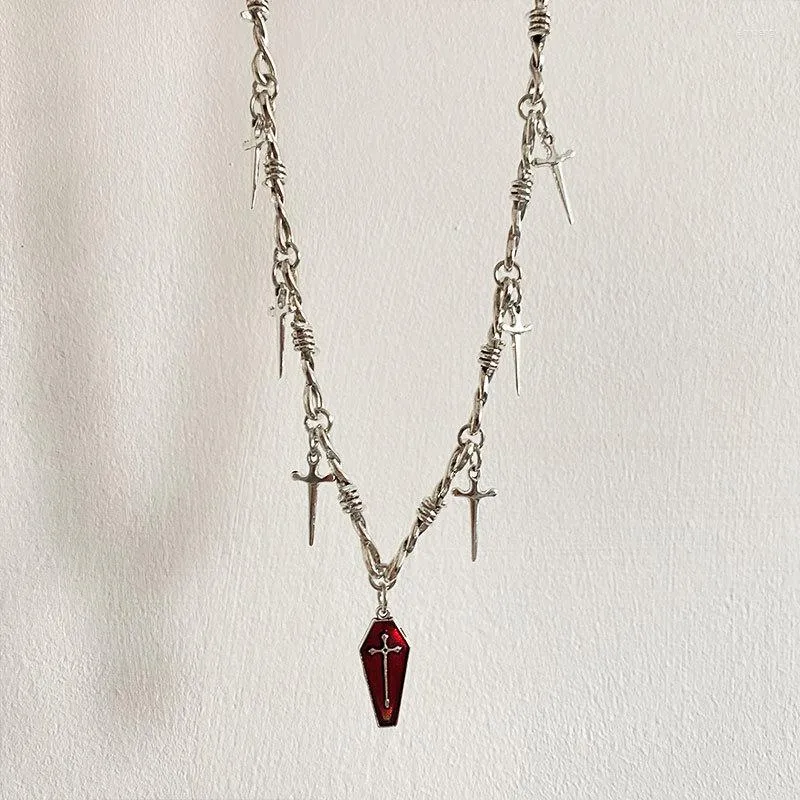 Chaînes Gothique Vampire Croix Rouge Cercueil Pendentif Colliers Pour Femmes Vintage Argent Couleur Épée Épine Chaîne Bijoux De Fête En Gros