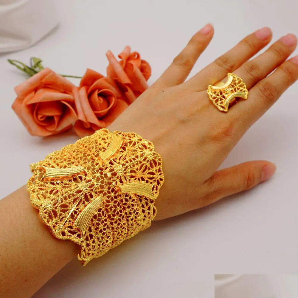 Conjuntos de jóias Dubai Gold Color Pulseira para Mulheres Africano Bangle Anel Etíope Nupcial Presentes de Noivado Partido Drop Delivery DHM9A