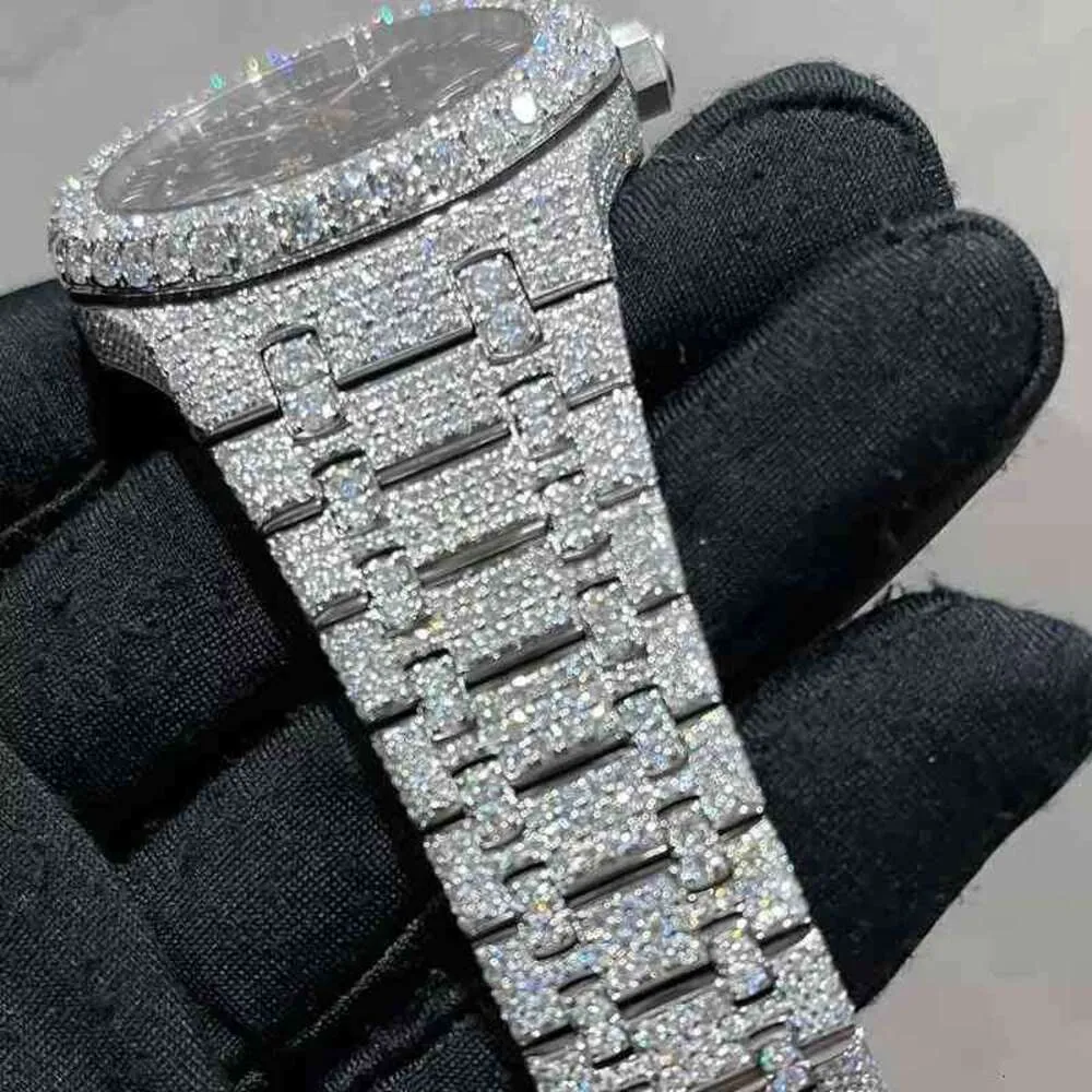 2024 Orologio da polso 2024 Nuova versione ston Skeleton Orologio PASS TT Mens diamanti Movimento meccanico ETA di alta qualità Luxury Iced Out SapphirPU2S1NKHYCG3