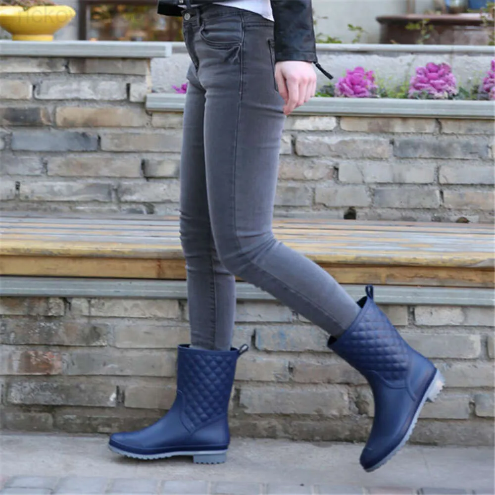 Women's low rise rain boots 2025