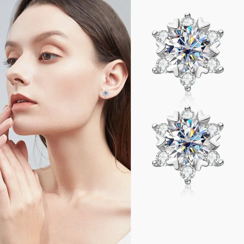 Högkvalitativ snöflinga Moissanite Earring Fashion 925 Sterling Silver Mosan Diamond Earrings for Women Hiphop smyckespresent