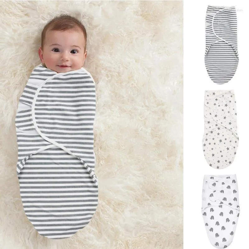 毛布の赤ちゃんスワドルブランケットコットン生まれ睡眠袋調整可能な肌に優しいラップ男の子の女の子のための人間工学に基づいた寝袋