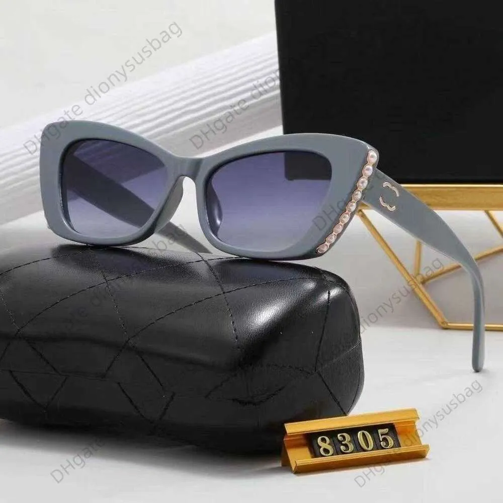 Designer Luxury Brand Glasses Fashion Pearl Vintage Stor ram Svarta kvinnors solglasögon med skugga och UV -skydd