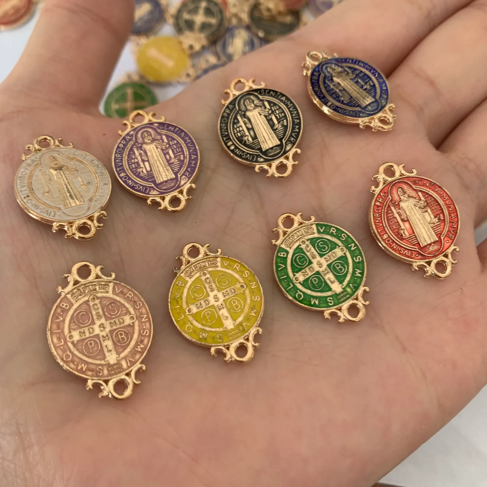 Charms 50PcsSaint Benedict Medal Double Sided Catholic Medals Favor Gifts Religious Charm Connector Bead Set of Multicolor Lace Pendant 230907