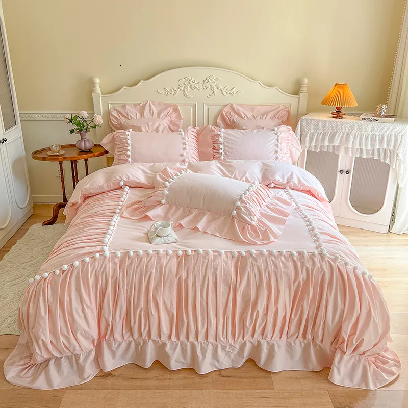 Set di biancheria da letto stile principessa coreana 100% cotone set singolo queen king piega volant copripiumino palla bianca lenzuolo federe 230907