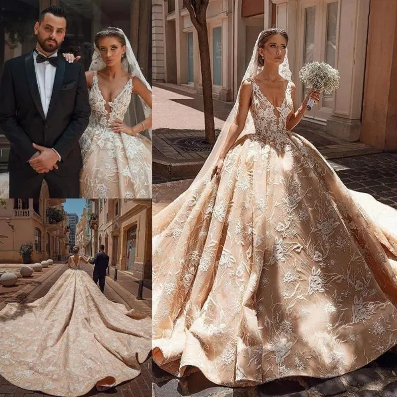 Champagne Wedding Dress 2023 Modest Ball Gown Dresses V Neck 3D Lace Appliques Ruched Bridal Gowns Plus Size Cathedral Train Royal Luxury