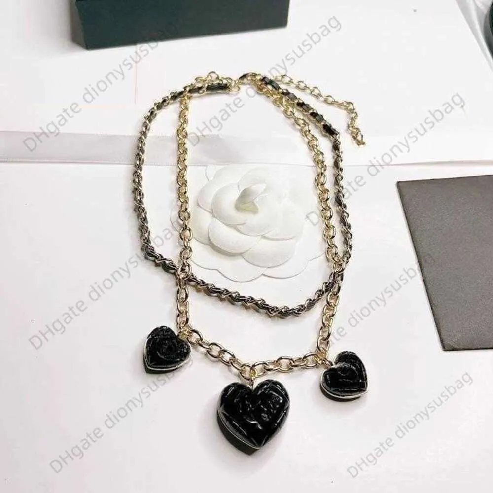 Designer jewelry necklace 22k Autumn and Winter Diamond Pattern Black Peach Heart Sheepskin Necklace Double Fragrance Neckchain Charm Pendant Girl