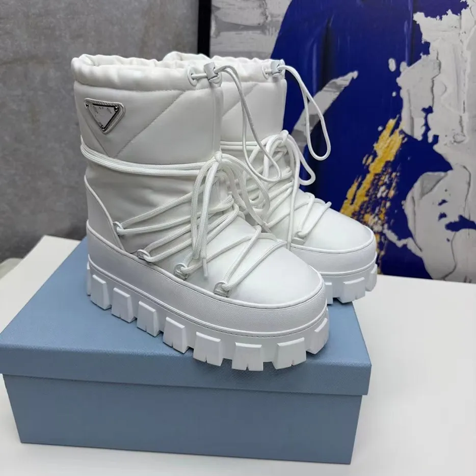 Chunky top snow boots