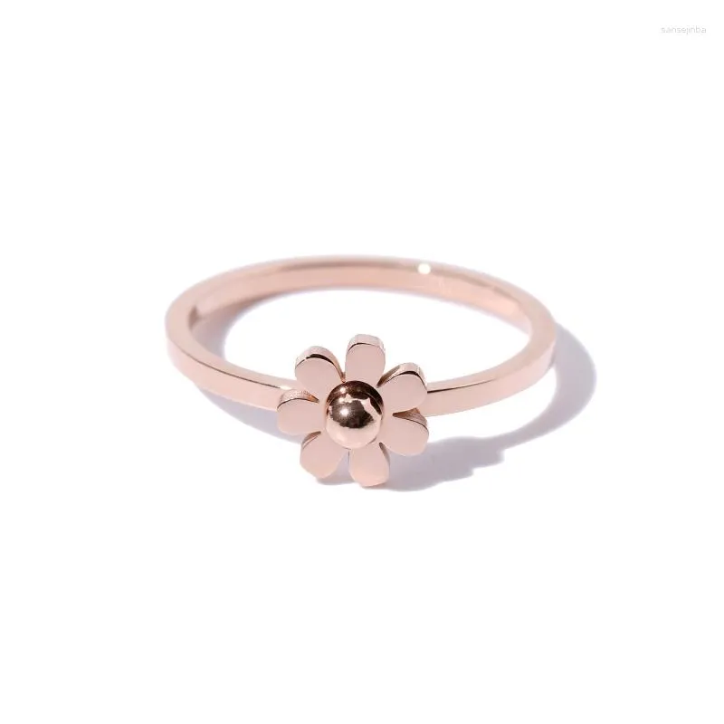 Cluster Rings Daisy Ring For Women Girls Flower Rose Gold Silver Color Titanium Steel Accessories Fashion Jewelry Gift (GR284)