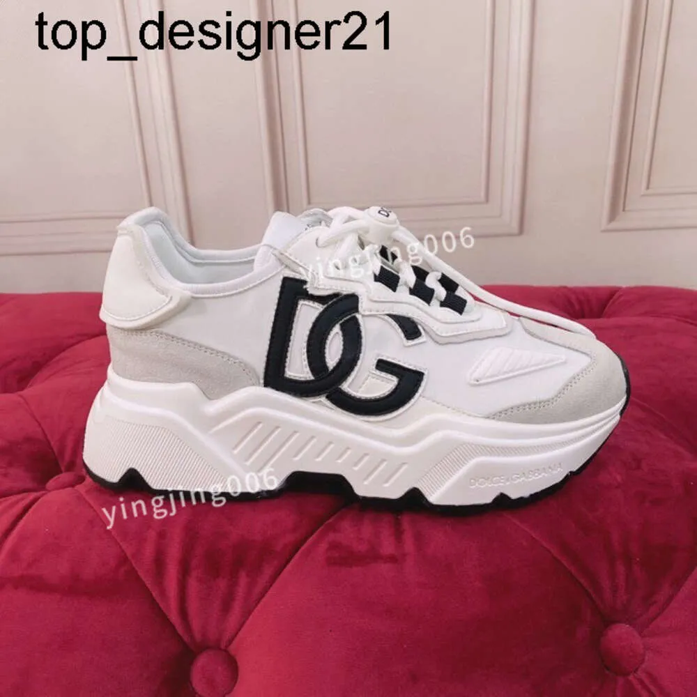 2023 New Fashion brand Menshoes runing shoes Women Sports sneakers 90s Essential Hyper Grape Dancefloor black white red Running Mens womens shoes