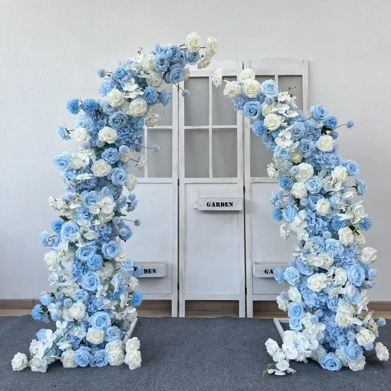 Dekoratif çiçekler ay şekli boynuz kemer kemer kemiği ile beyaz gül düzenlemesi düğün zemin dekor proplar etkinlik parti sahne pencere ekran