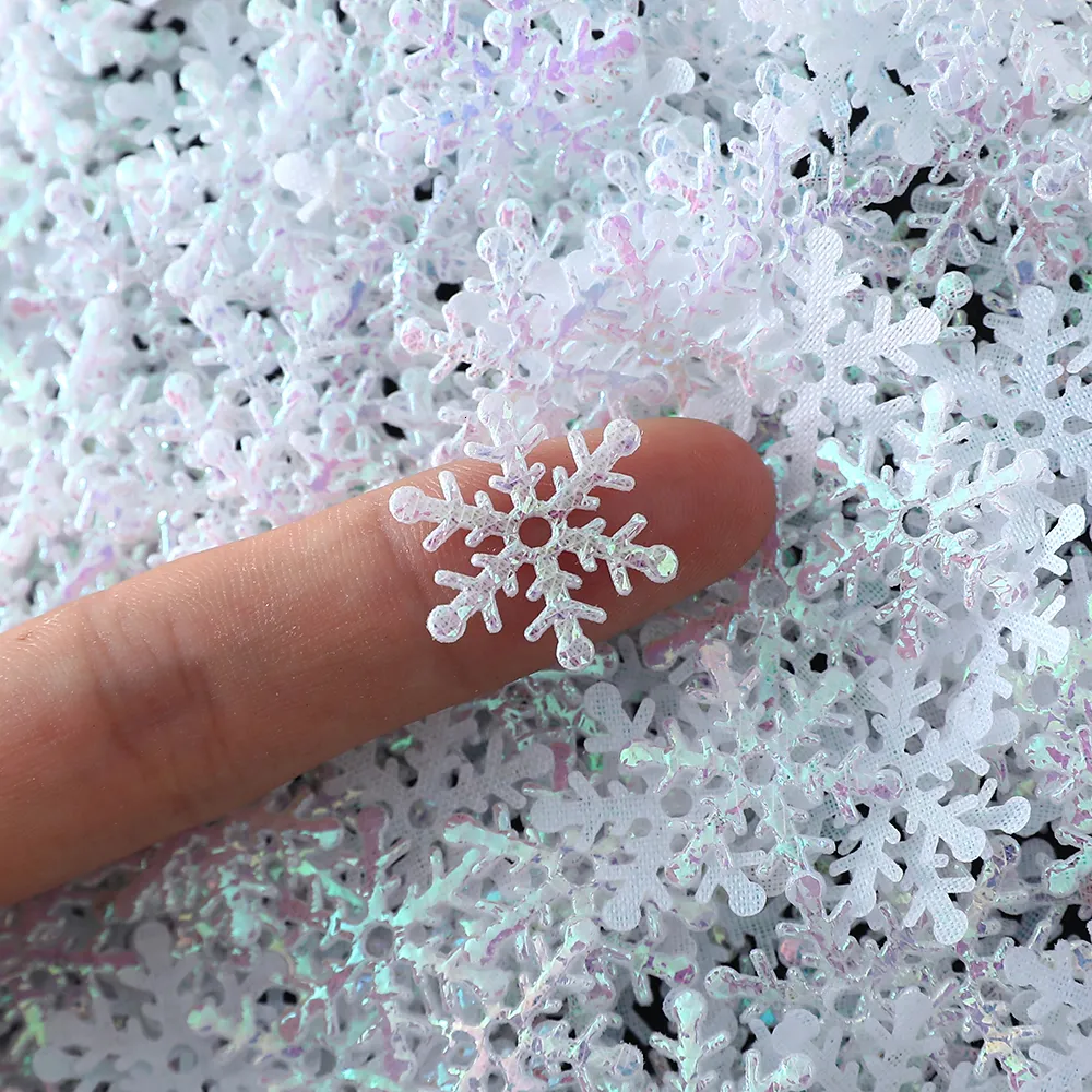 Decorações de Natal 300600pcs 2cm flocos de neve artificiais confetes falsos remendo de neve apliques casamento para casa navidad 230907