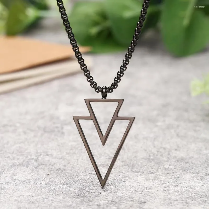 Pendentif Colliers Hi Hop Punk Triangle Collier Hommes Pas De Fade Couleur En Acier Inoxydable Boîte Chaîne Pour Femmes Parti Bijoux Cadeau