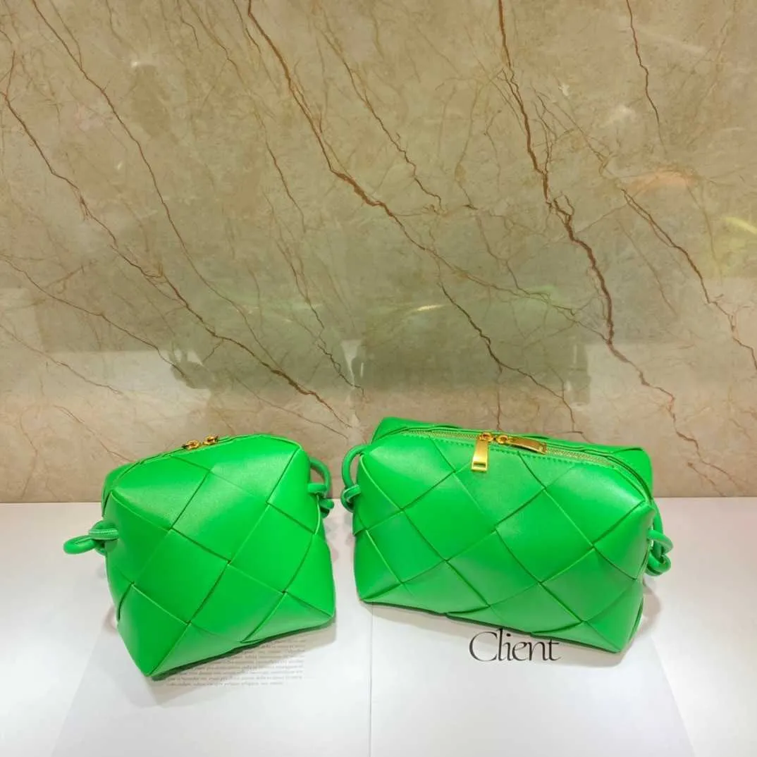 2023 Trendy Cowhide Handwoven Loop The Little Green Bag With Rope Knot AxjBotegss Womens