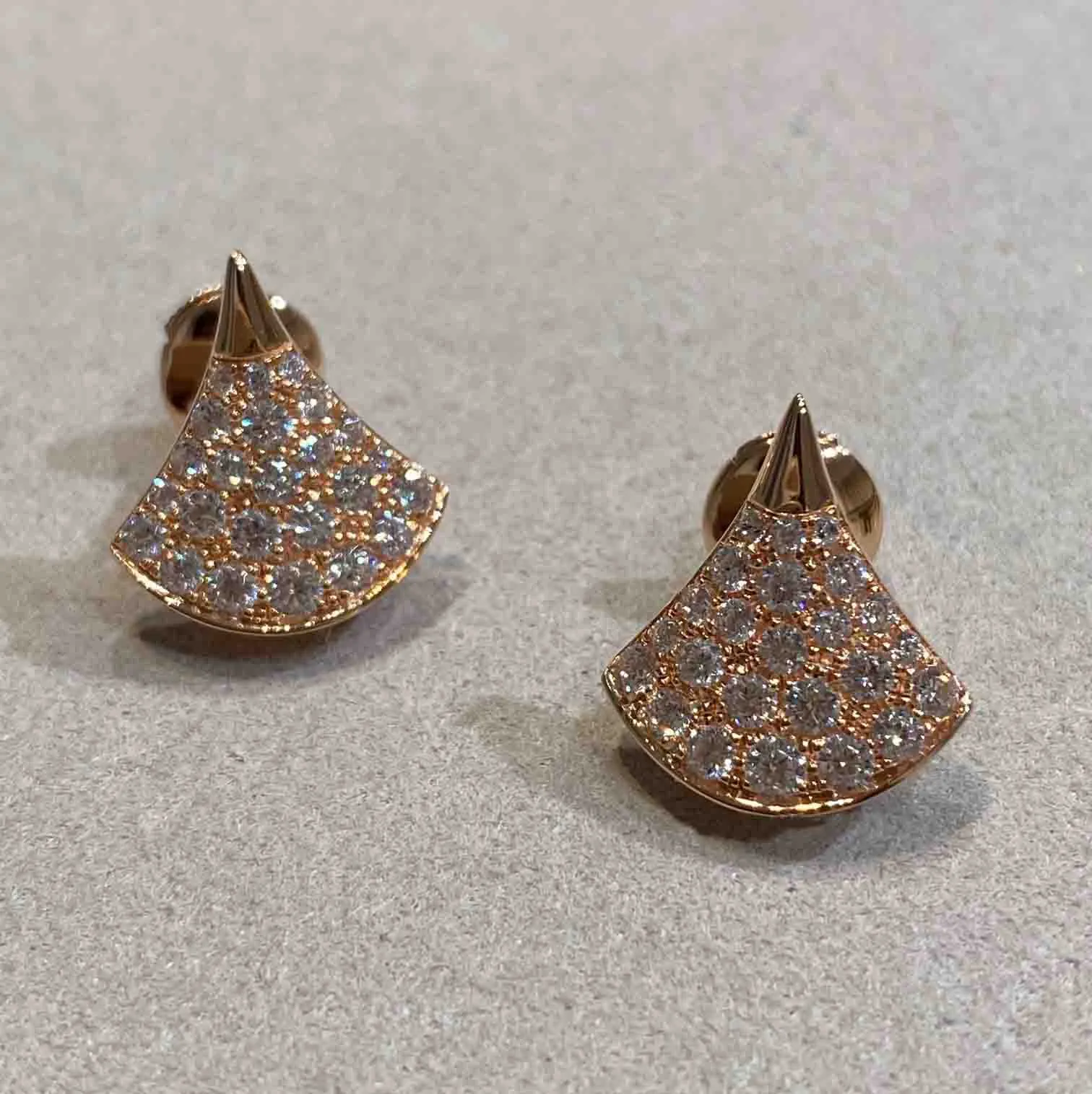 Boucle d'oreille à breloque de qualité de luxe avec diamant en plaqué or rose 18 carats et argent avec tampon de boîte PS7603B
